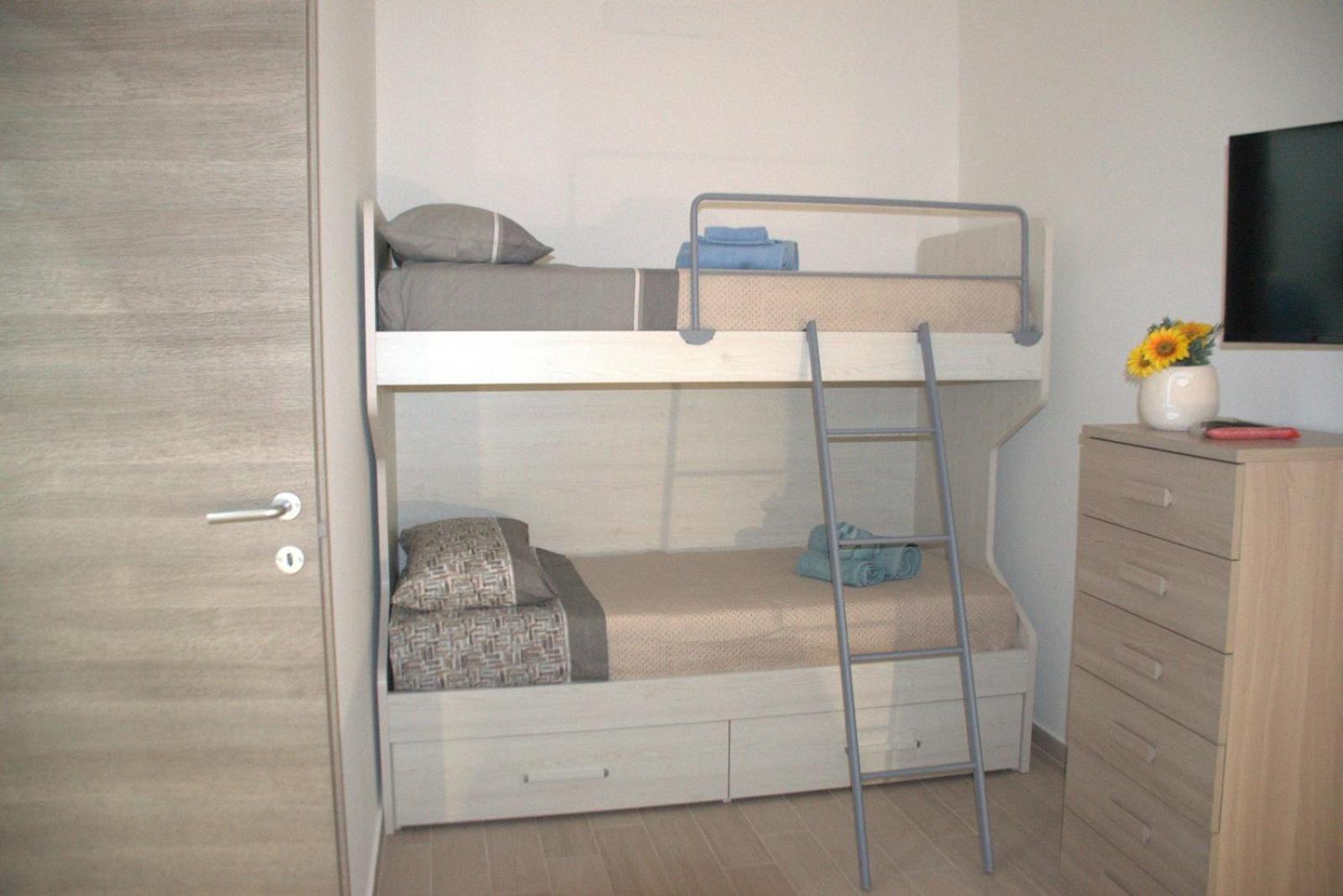 Apartment Sweet Dreams Af